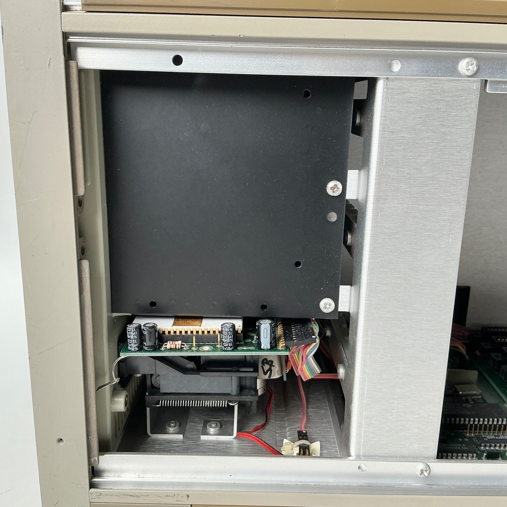 Tektronix DAS 9100 Digital Analysis System Logic Analyzer Mainframe
