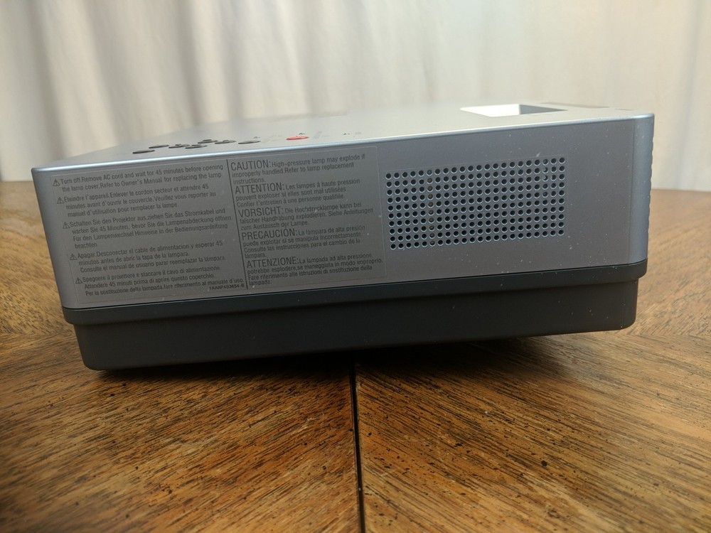 EIKI LC-XBL30 Brilliant Projector