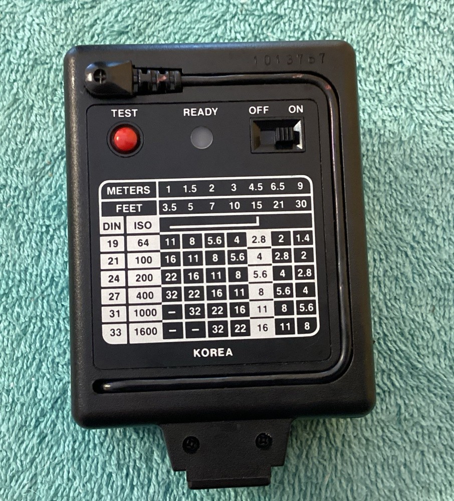 Vivitar 2000 Electronic Flash. NIB.