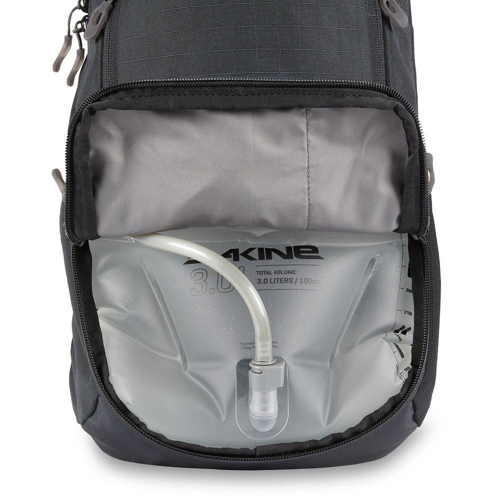 Dakine Syncline 12L Men's Hydration Pack, Black