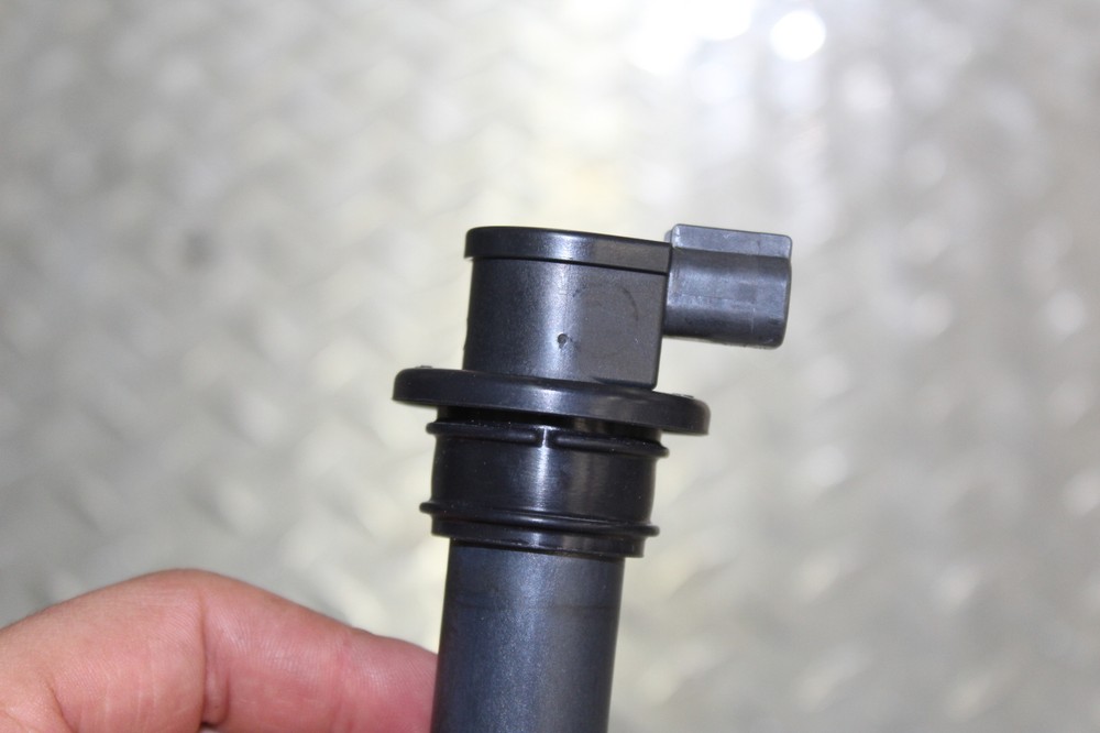 2011 TRIUMPH SPEED TRIPLE IGNITION COIL SPARK PLUG CAP