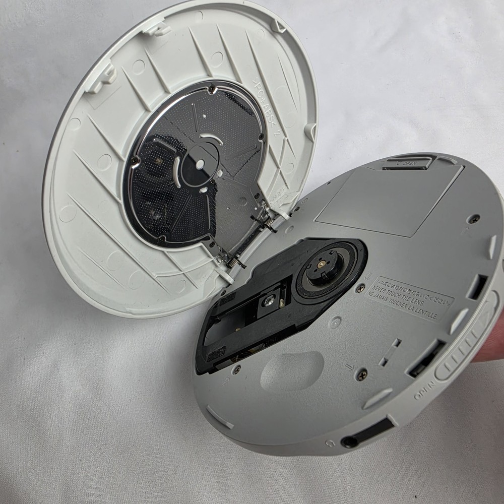Sony D-EJ120 CD Walkman Portable CD Player G Protection Silver Tested Working