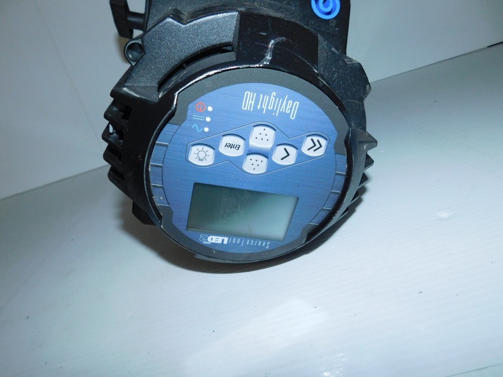 SOURCE FOUR ETC LED 2DAYLIGHT HD LIGHTING SYSTEM W/ FRESHNELL ADAPTER (SPM93)