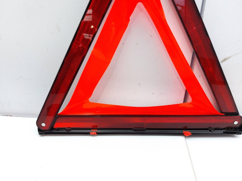 AUDI Q5 8R 2012 EMERGENCY WARNING HAZARD TRIANGLE 8K0860251