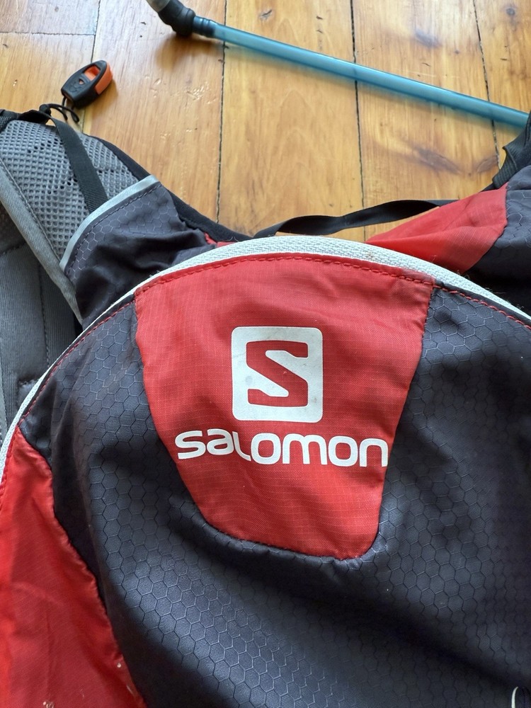 Salomon Agile 17 Hydration Pack Hiking Backpack Red Adjustable