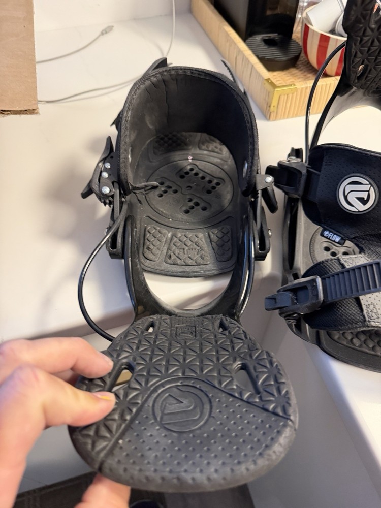 Flow Snowboard Bindings Black Adjustable Toe Ramp 4x4 2x4 Mount
