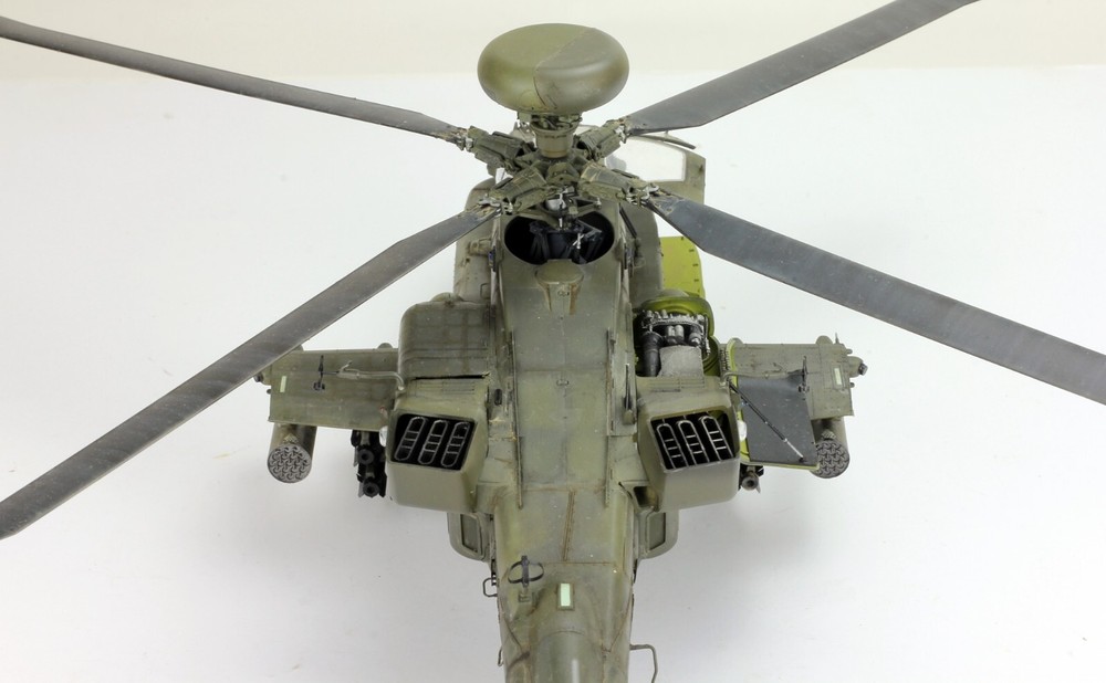 ProBuilt 1:35 AH-64D Apache Longbow Helicopter /w 2 Pilots (PreOrder)