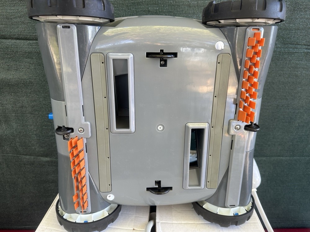 Aquabot Rapids XLS – Robotic Pool Cleaner