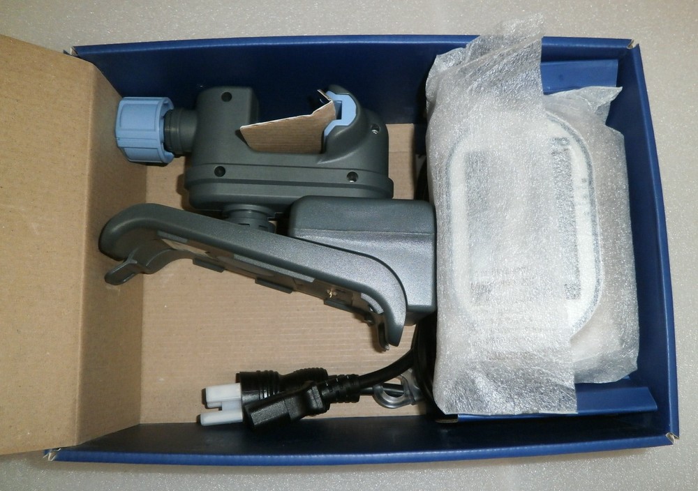 QCORE Sapphire multi therapy pump with accessories (has bad battery)