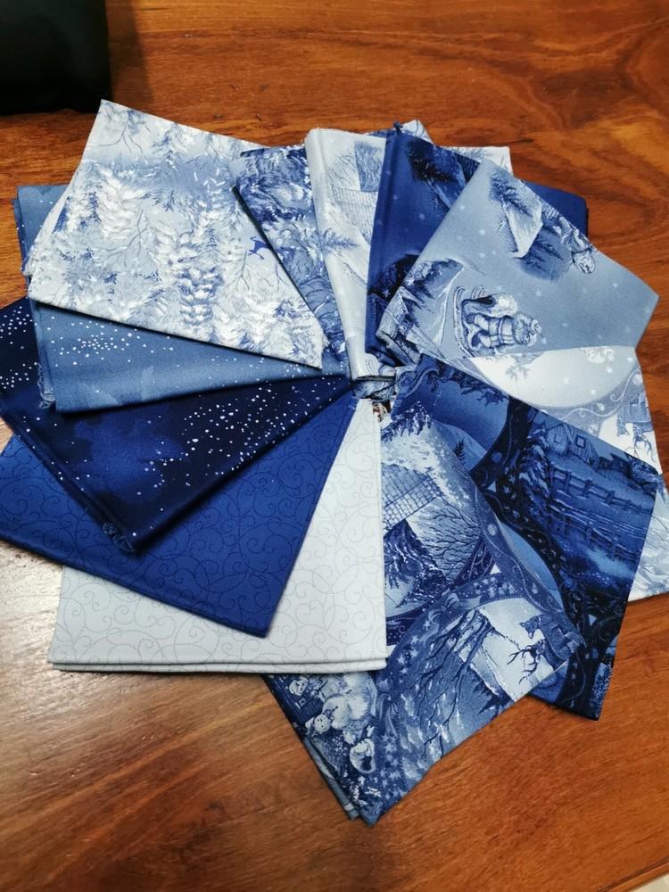 Fat Quarter Bundle: Toile Christmas by Sentimental Studios