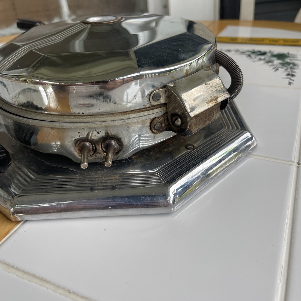Antique SuperLectric Chrome Octagon Waffle Maker Model #701 UNTESTED Needs Cord
