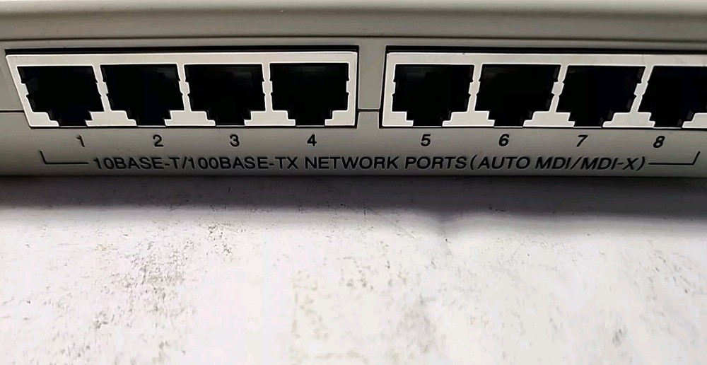 CentreCOM / FS708TPL V2 FAST ETHERNET SWITCH, 10BASE-T/100BASE-TX