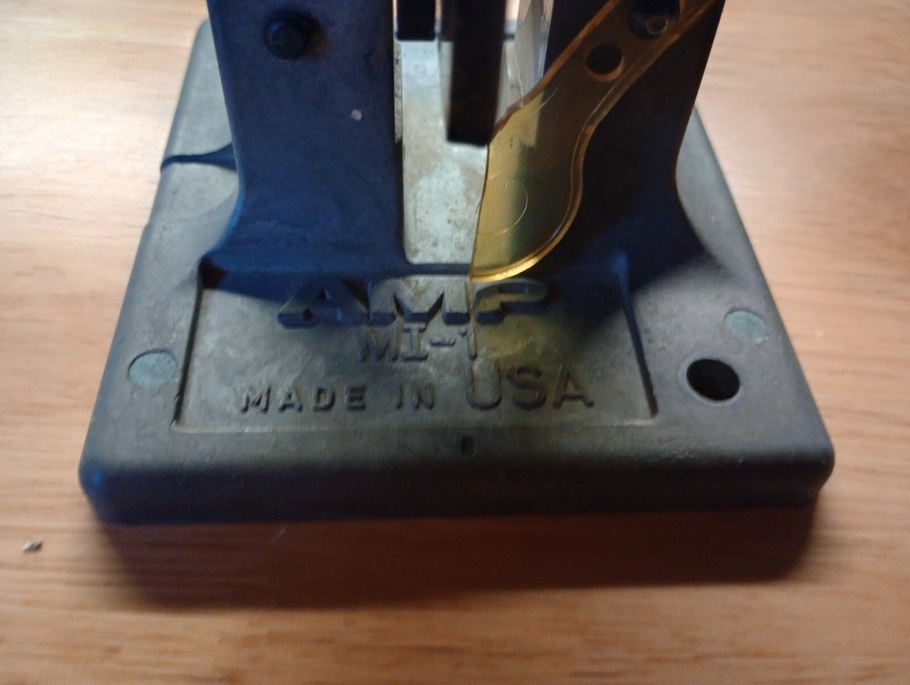 Amp MI-1 Ribbon Cable