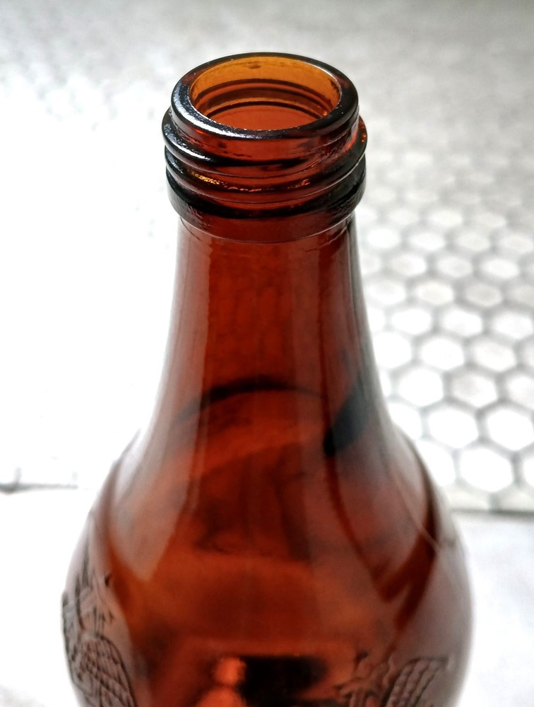 vtg 32oz Anheuser Bud bottle embossed eagle 1980s
