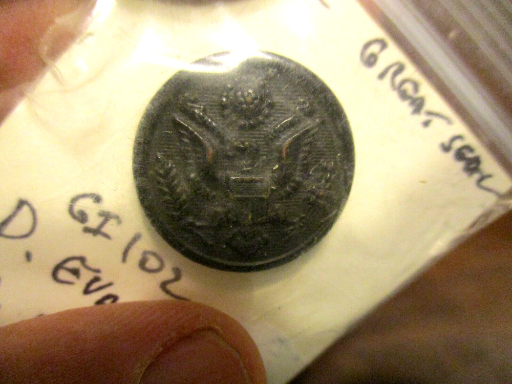 WW1 Attleboro Mass. D. Evans & Co. Great Seal coat or jacket disk button copper