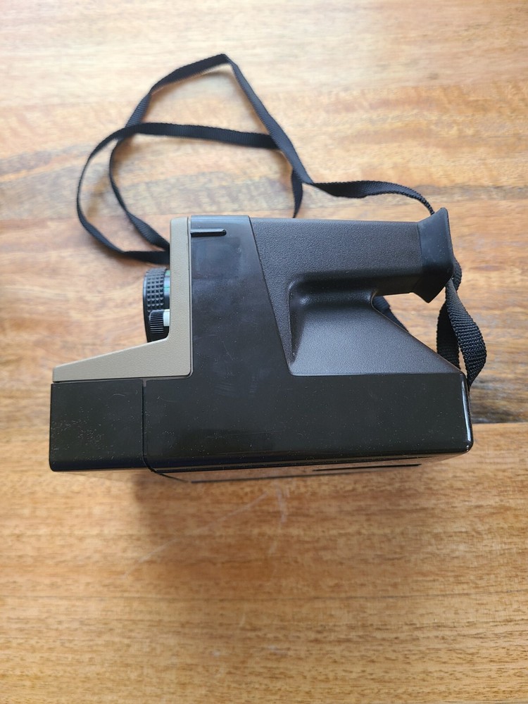 Polaroid Land Camera With Original Case , Papers And Flash Untested