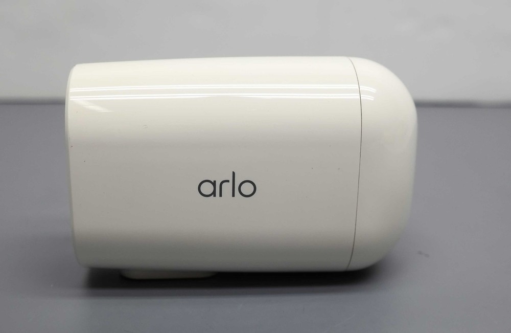 Arlo Essential XL VMC2032 Wireless Spotlight Security Camera White