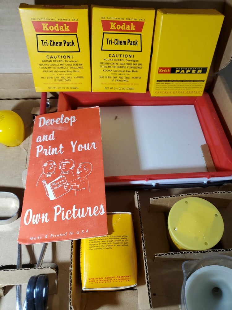 Vintage Kodak Photograph Developing Kit RARE