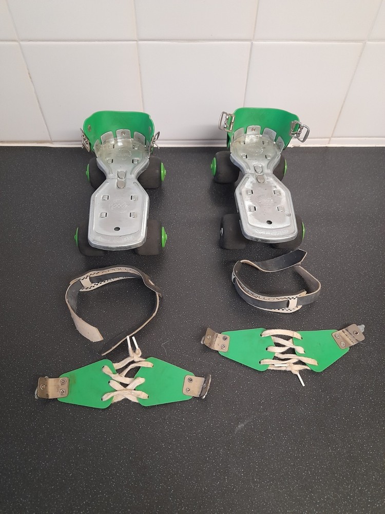 Vintage Apollo Roller Skates With Box