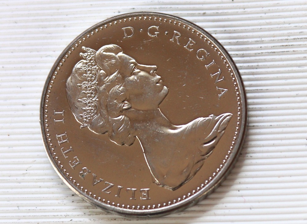 1965 Canada 5 Cents Unc. Small Beads