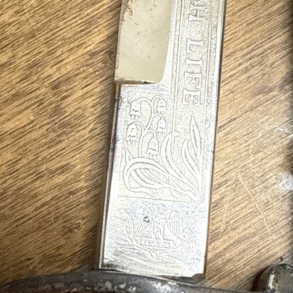 A GERMAN SOLINGEN DAGGER WITH ENGRAVED BLADE