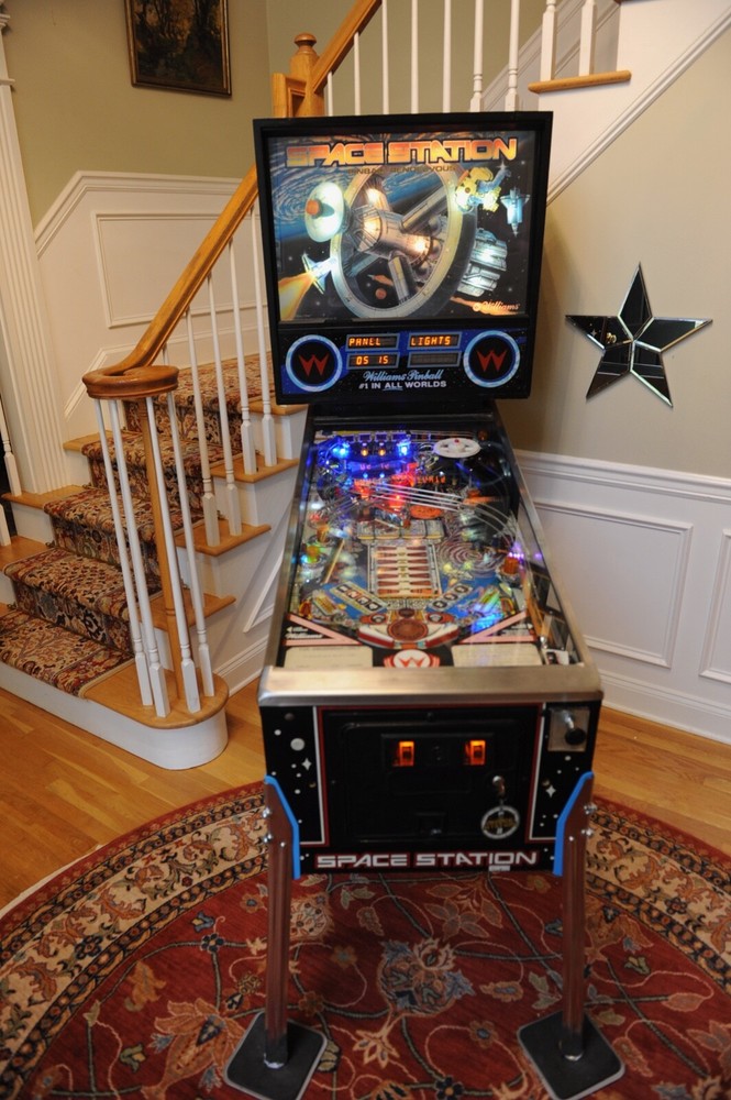 Awesome! Space Station Pinball machine Features 3-ball Multiball with Green Mode
