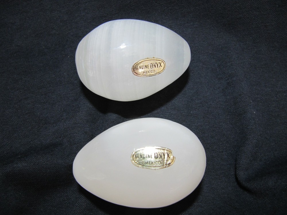 2 Cream Onyx Eggs - VGC
