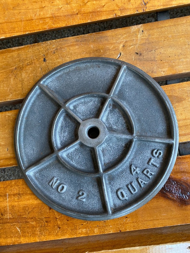 VINTAGE FRUIT PRESS 4 QT SMALL PLATE