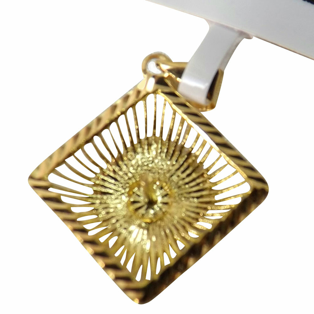 Diamond Shaped 18k Yellow Gold Pendant Setting Dazzling