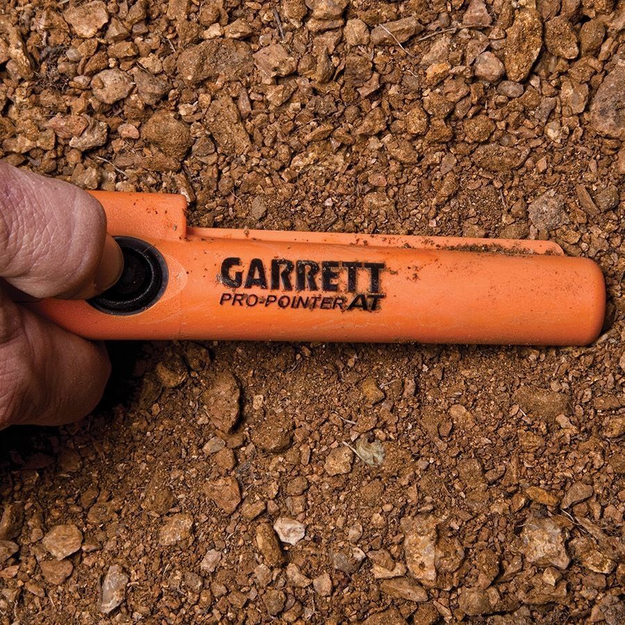 Garrett Pro Pointer AT Pinpointer w/Edge Digger, and All Terrain Dig Pouch