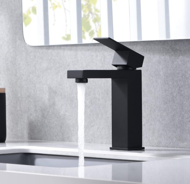 Sumerain Matte Black Single Handle Bathroom Faucet