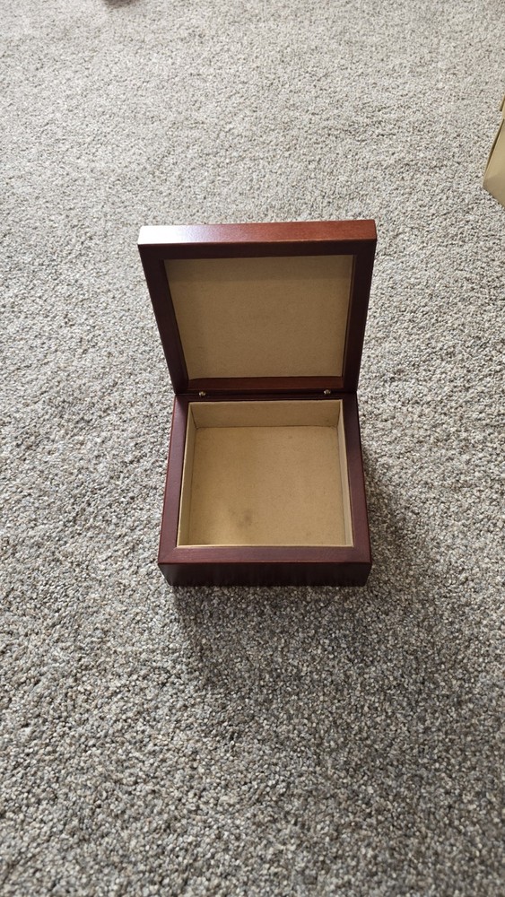 REAL WOOD KEEPSAKE BOX"DAWN"CERAMIC TILE TOP FELT INNER 5"X5"*REALLY NICE BOX*