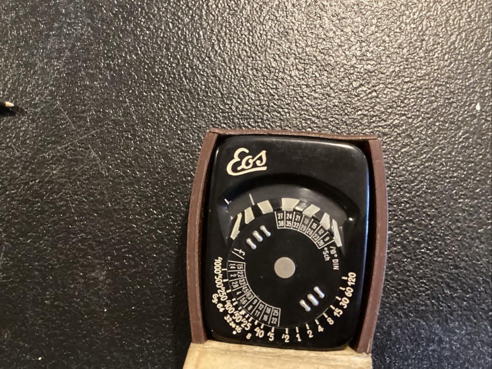 VintageEOS Light Meter With Leather Case lgreat condition