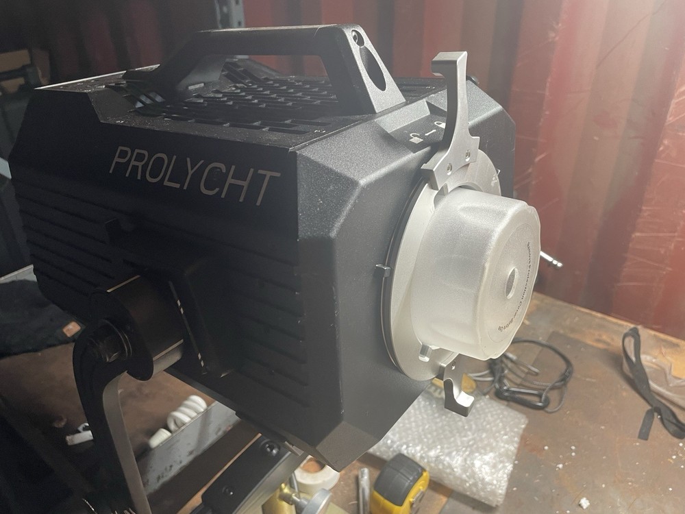 Prolycht 675