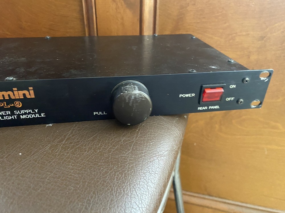 Gemini PL-9 Rack Mountable Power Supply and Light Module 8 Outlets - TESTED