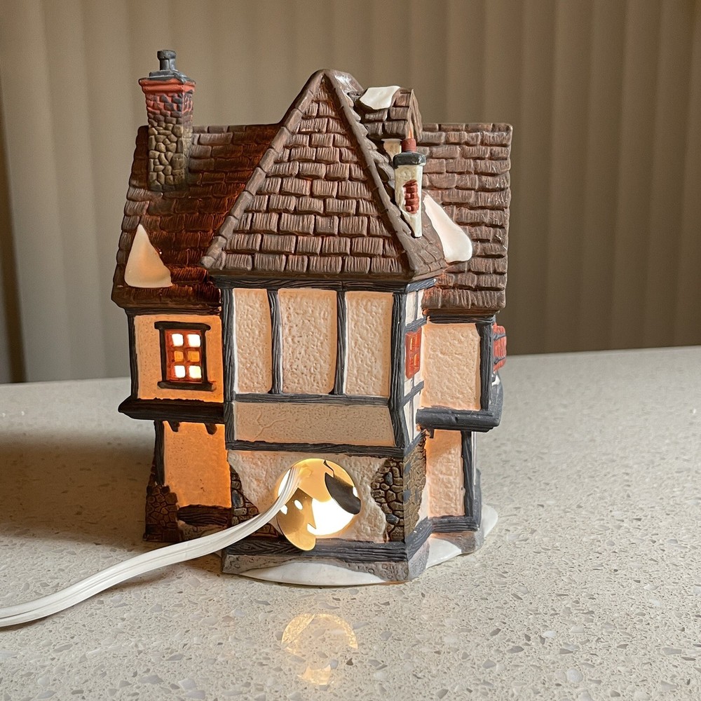 Dept 56 Dickens Village ~ Tutbury Printer ~ Includes Foam - Missing Box 55689