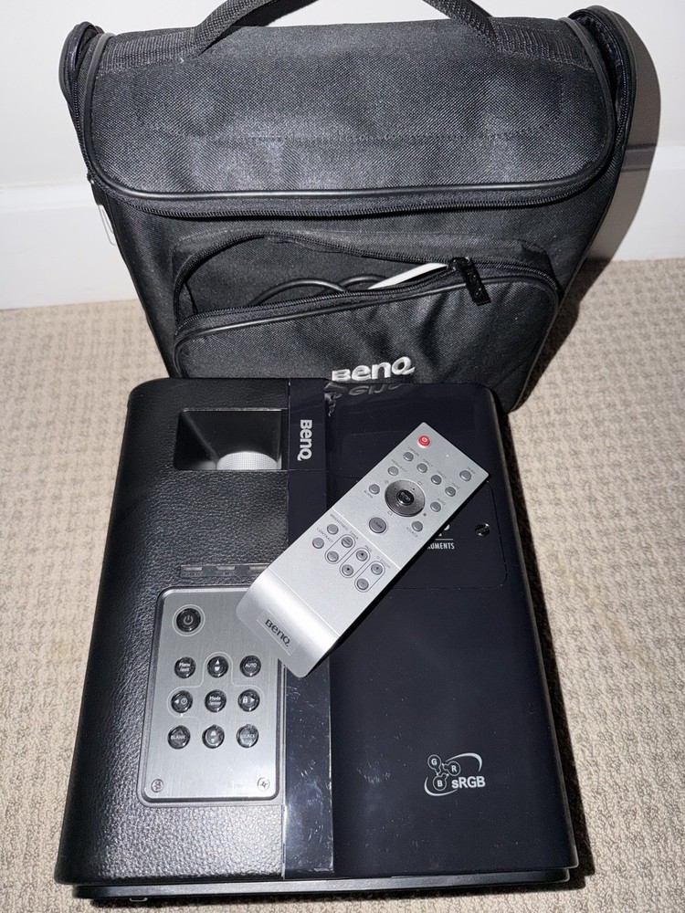 BenQ MP723 DLP Projector Bundle, With Case & Accessories