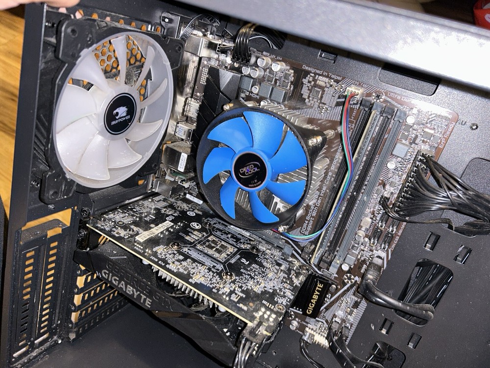 gaming computer desktop pc