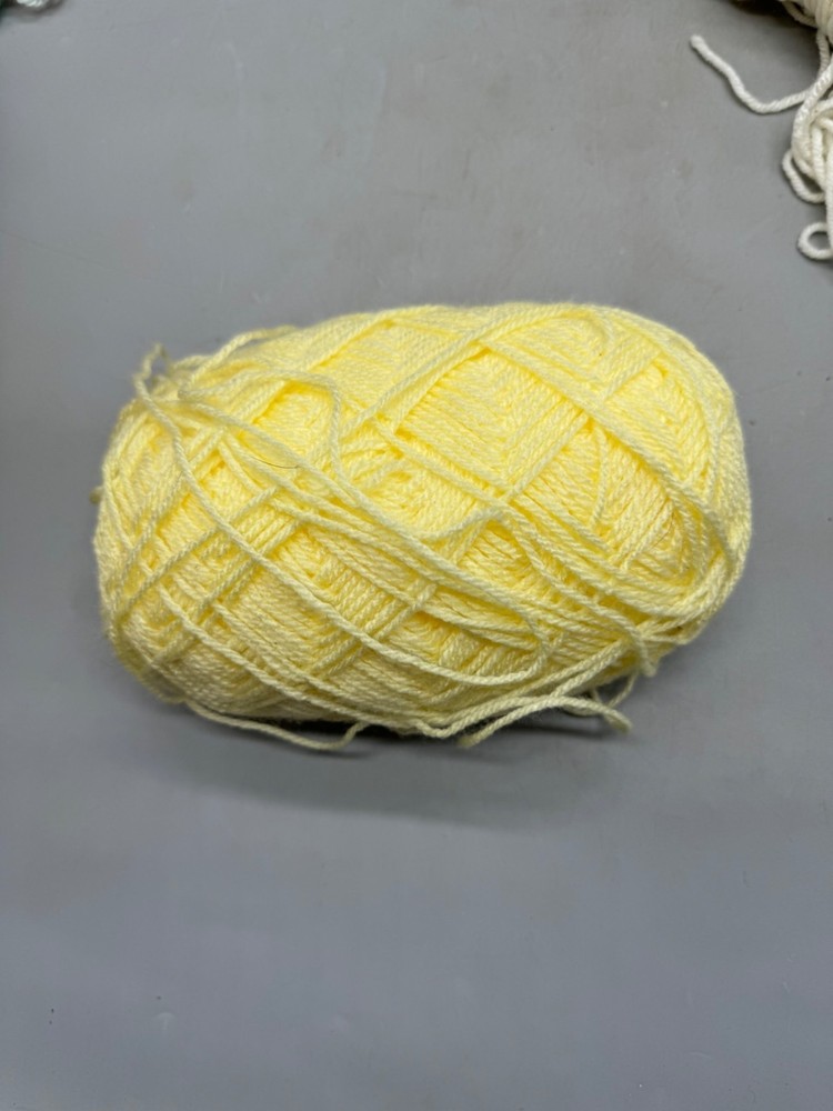 Assorted Yarn Balls & Crochet Piece READ