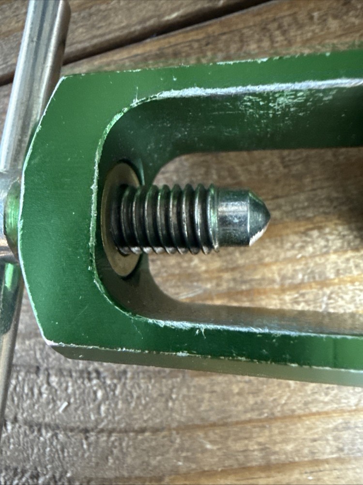 Flotec, Inc. Heavy Duty Oxygen Regulator - Green / Silver - Untested