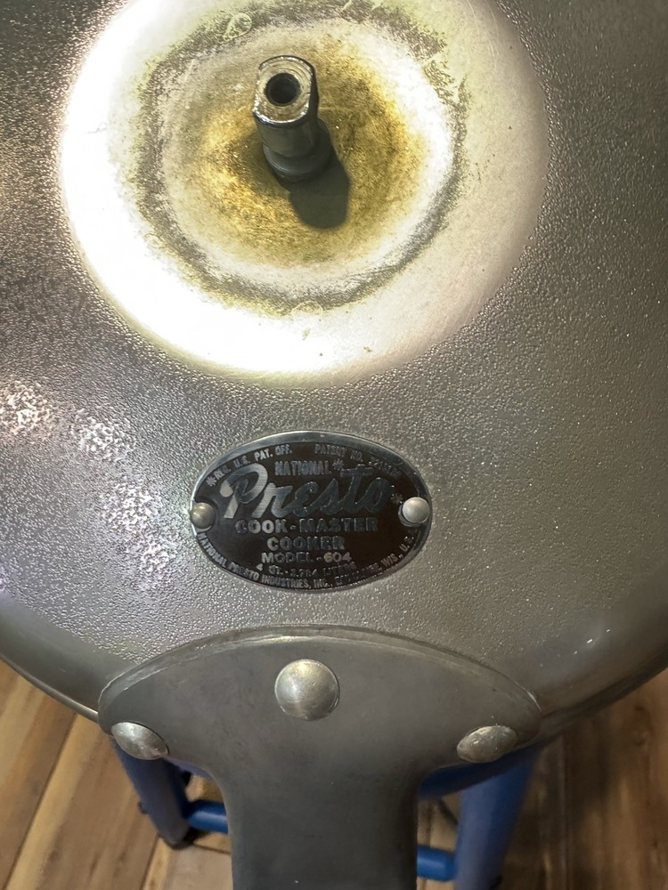 Presto 4 Quart Pressure Cooker