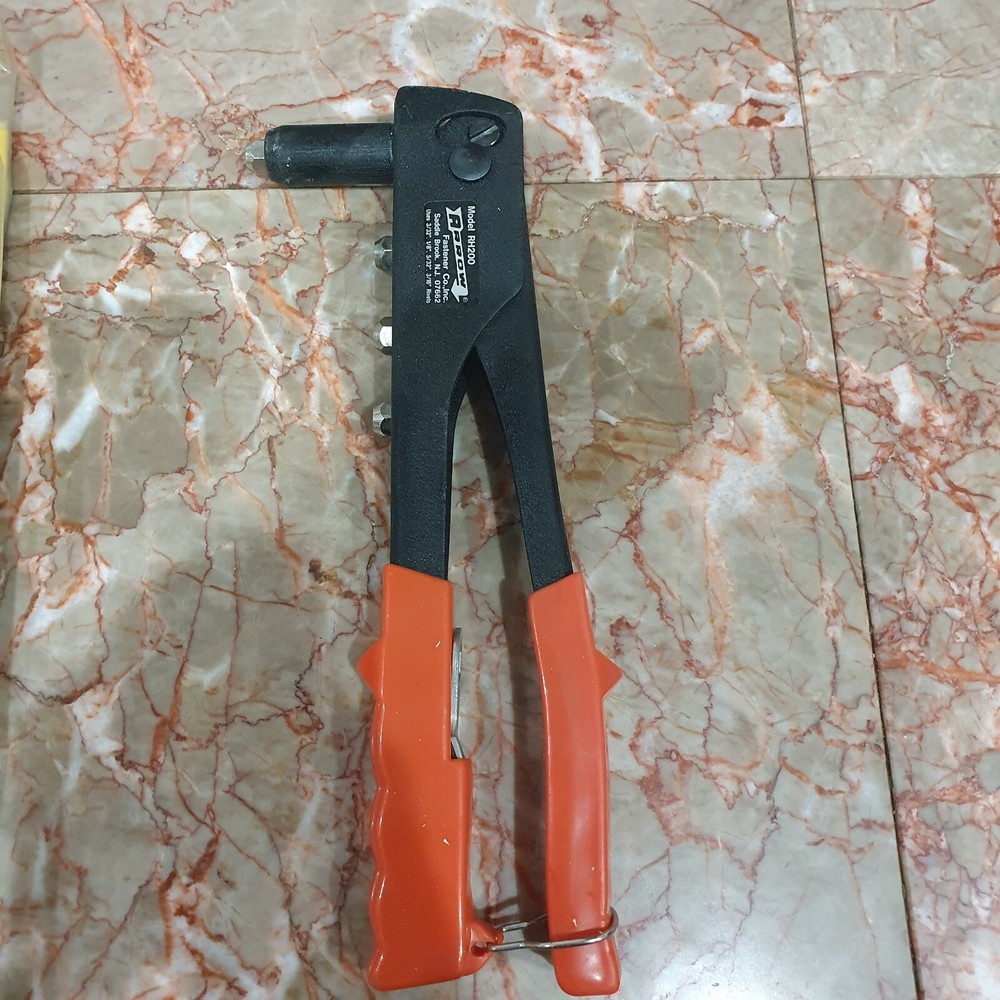 Arrow Professional E-Z Pull Heavy-Duty Rivet Tool Uses 4 Size Rivets