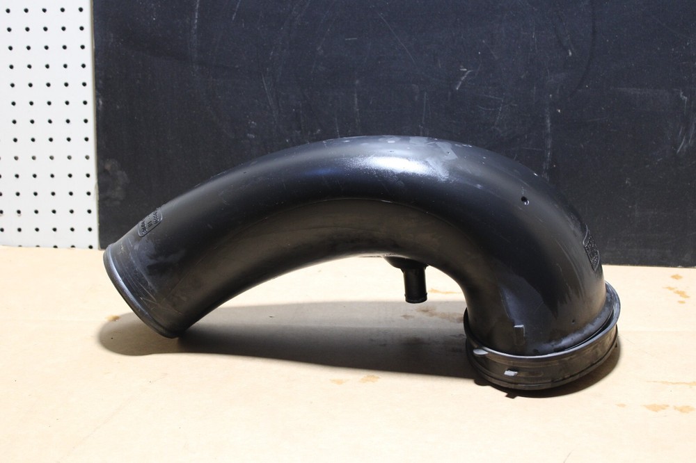 2015 Freightliner Cascadia Air Intake Pipe