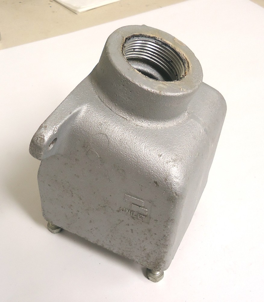 Unilet 1-1/4" Threaded Conduit Hole