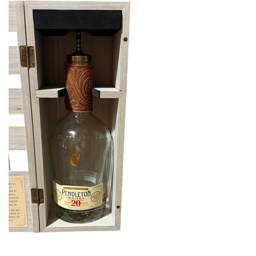Pendleton Directors Reserve 20yr Bottle Box Randy Severe Leather Set