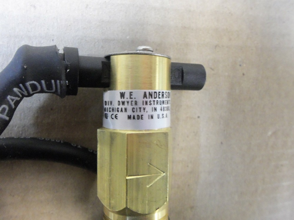 W.E ANDERSON DWYER INSTRUMENTS LEVEL FLOAT A40 KMGM