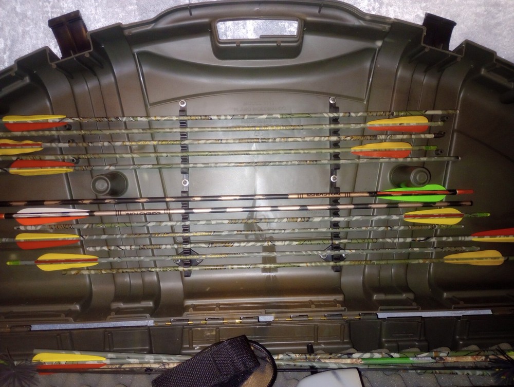 Plano Protector Series Case And Vintage Whitetail 2 Bow Plus Extras!