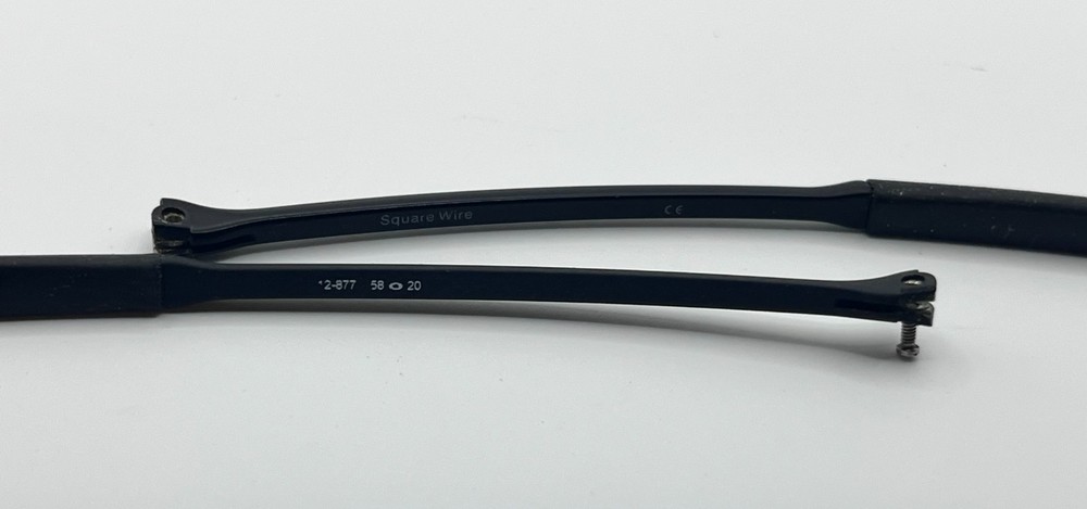 5569 - OAKLEY SQUARE WIRE BLACK BOTH TEMPLES AUTHENTIC