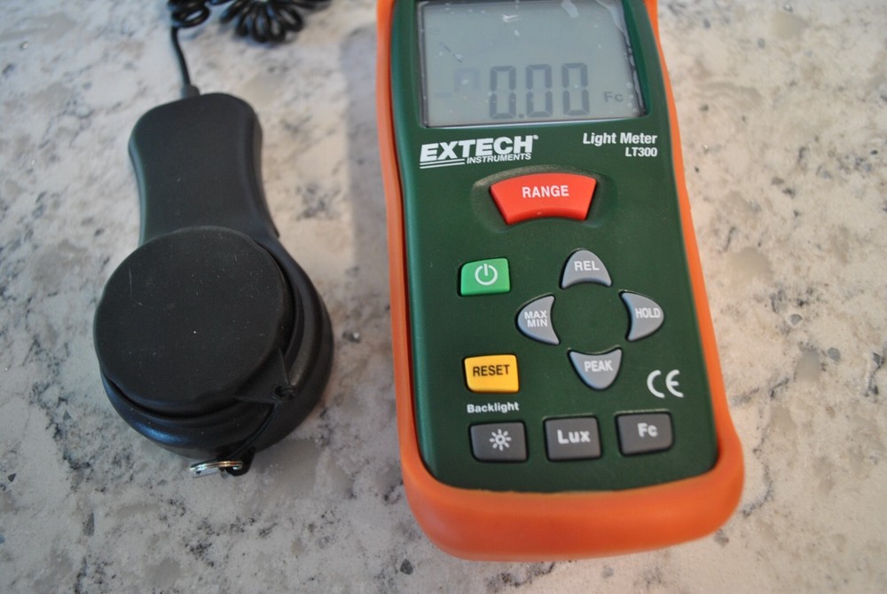 Extech Lt300 light meter works great