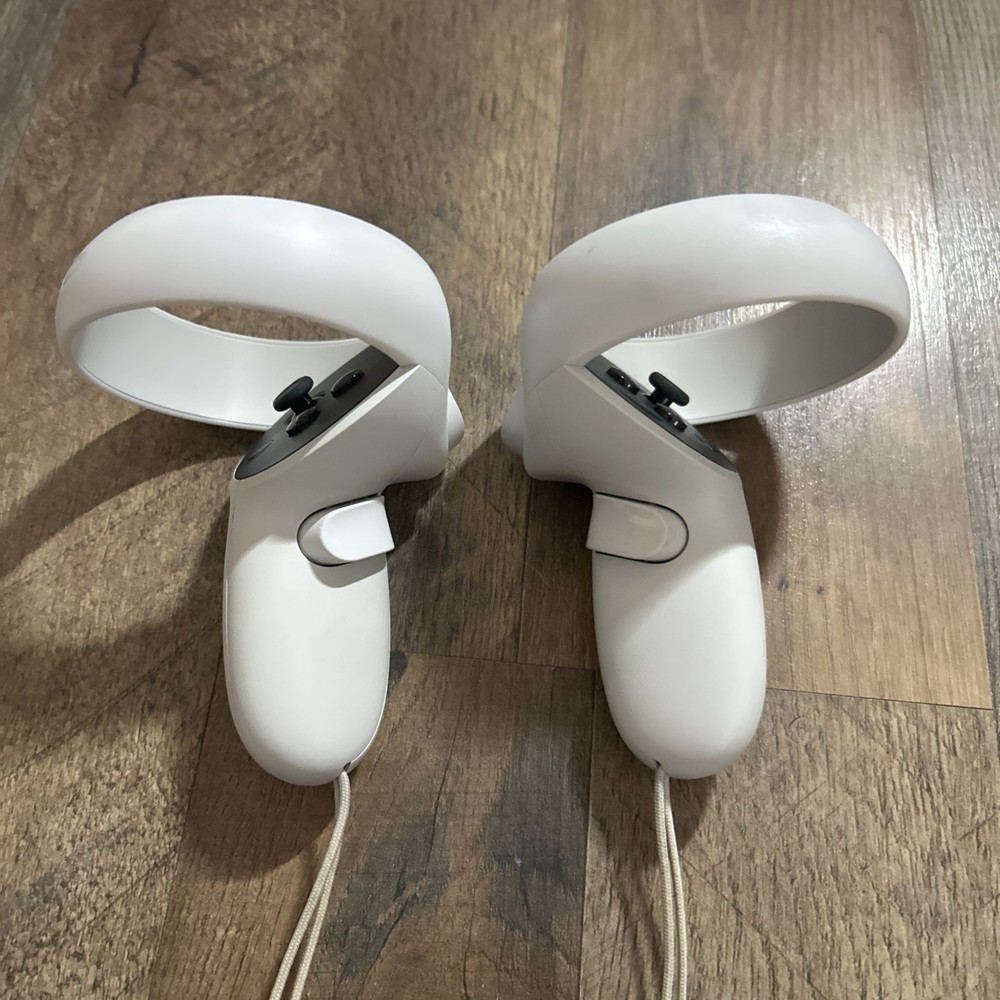 Meta Oculus Quest 2 Controllers Pair - Great Condition -